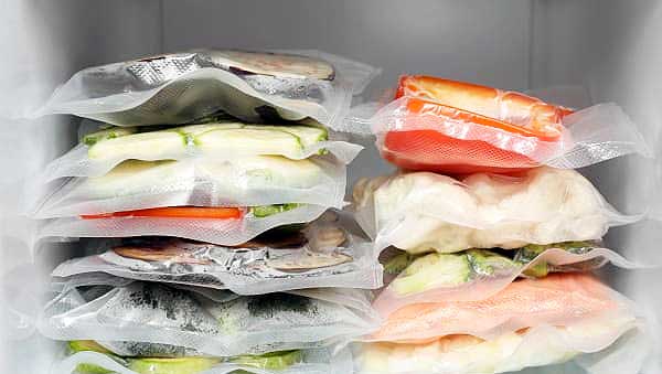 Comida casera típica Chilena sellada al vacío. Permite conservar el Valor Nutricional Real, sin preservantes ni aditivos. Lo mejor de nuestras tradiciones para ti en tu mesa con el ingrediente especial de La Negra Con.